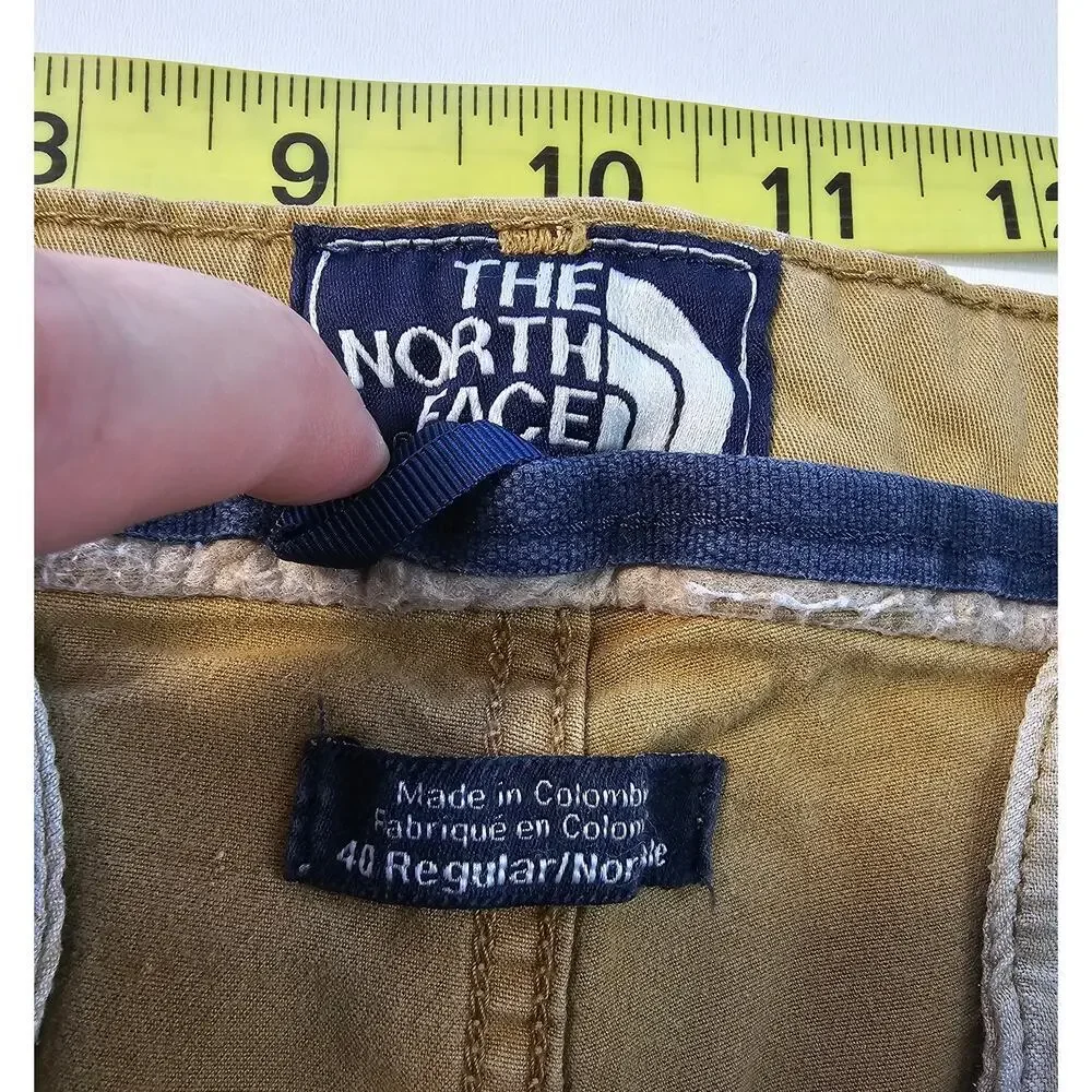 The North Face size 40 khaki shorts chino flat front casual everyday 90s preppy_